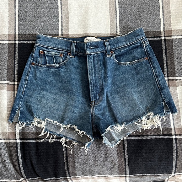 Abercrombie & Fitch Pants - Abercrombie & Fitch The Mom Short High Rise Shorts